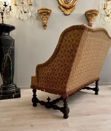 Rare Petite Banquette En Noyer d'Epoque Louis XIII XVIIème