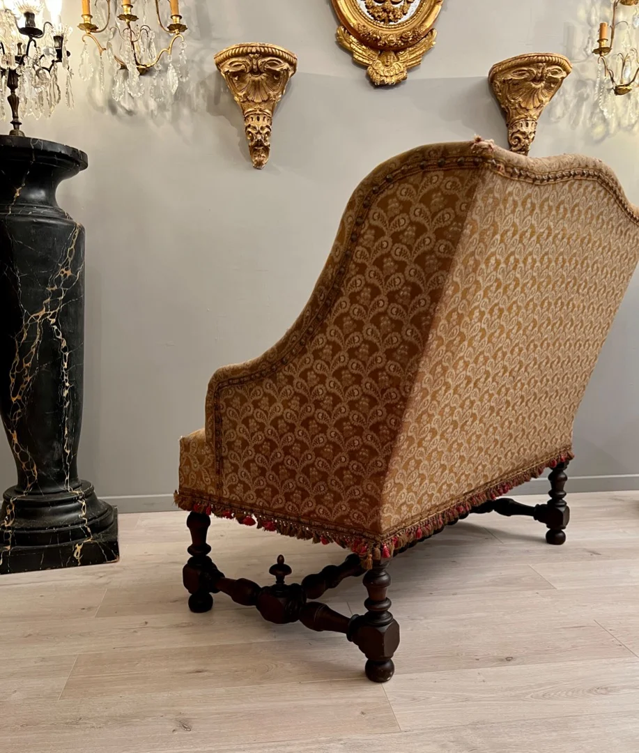 Rare Petite Banquette En Noyer d'Epoque Louis XIII XVIIème