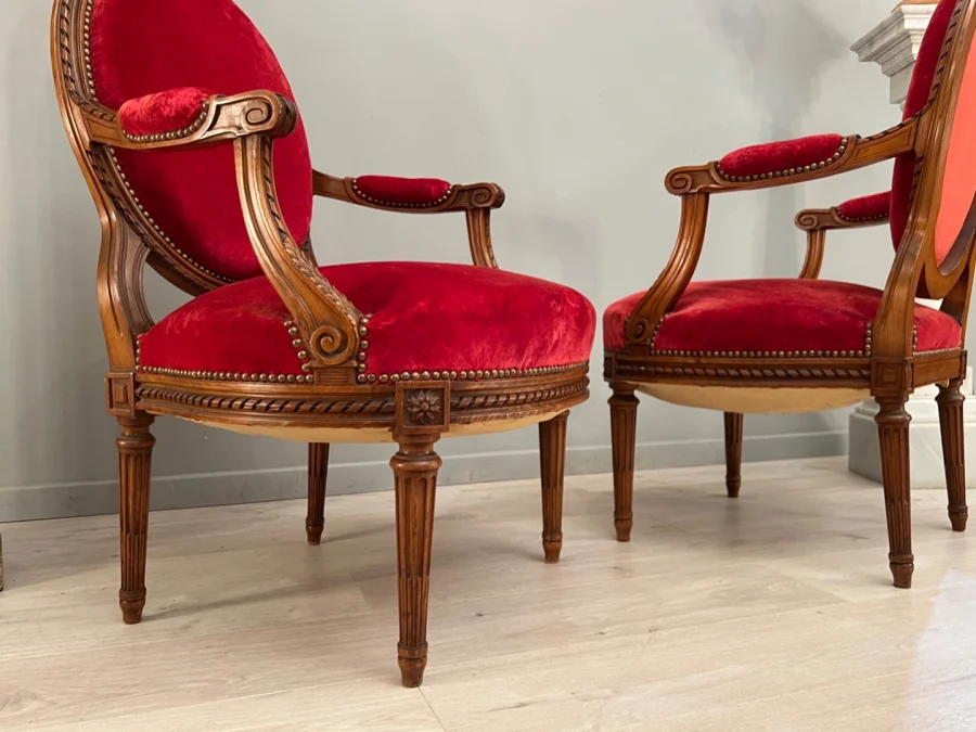 Paire De Larges Fauteuils De Style Louis XVI Epoque Fin XIXeme