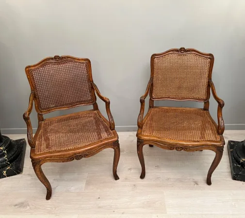 Paire De Fauteuils Cannés Moulures Et Sculptes d'Epoque Régence