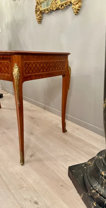 Bureau Plat En Marqueterie De Style Transition Louis XV Louis XVI Epoque Fin XIXeme