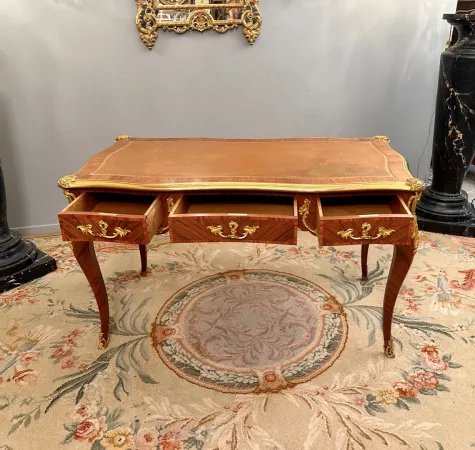 Maurice Rinck, Bureau Plat De Style Louis XV En Marqueterie Bronze Dore Vers 1900 Estampillé