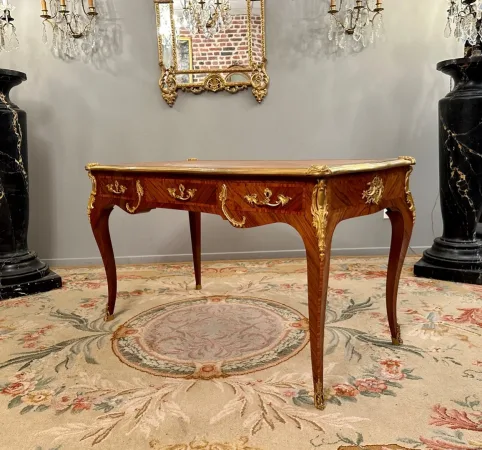 Maurice Rinck, Bureau Plat De Style Louis XV En Marqueterie Bronze Dore Vers 1900 Estampillé