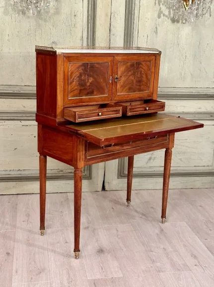 Bureau Bonheur Du Jour En Acajou d'Epoque Louis XVI Vers 1780