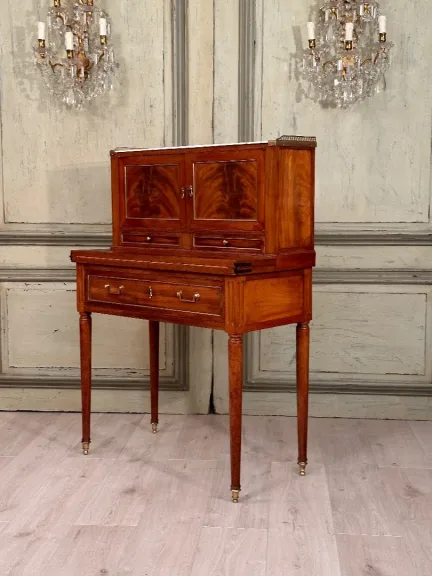 Bureau Bonheur Du Jour En Acajou d'Epoque Louis XVI Vers 1780