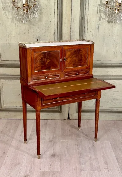 Bureau Bonheur Du Jour En Acajou d'Epoque Louis XVI Vers 1780