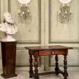 Table De Milieu En Noyer d'Epoque Louis XIII XVIIème