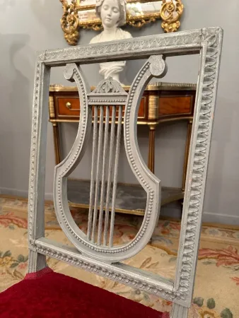 Paire De Chaises d'Epoque Louis XVI En Bois Laqué Vers 1770