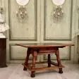 Table De Changeur En Noyer d'Epoque XVIIeme Siecle