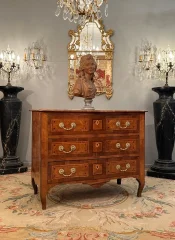 Dlg Hache, Commode Galbée d'Epoque Louis XV Dauphiné Vers 1750