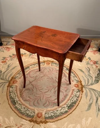Petite Table Volante En Marqueterie d'Epoque Louis XV Vers 1750