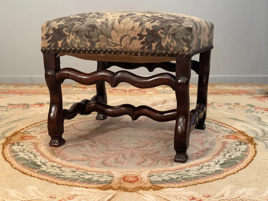 Tabouret Pouf En Noyer d'Epoque Louis XIII XVIIème