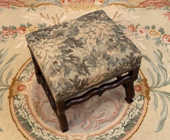 Tabouret Pouf En Noyer d'Epoque Louis XIII XVIIème