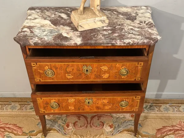 Commode Sauteuse En Marqueterie d'Epoque Transition Louis XV - Louis XVI Vers 1770