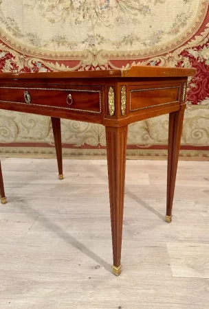Jean-baptiste Courte, Bureau Plat En Acajou d'Epoque Louis XVI Vers 1780 Estampillé