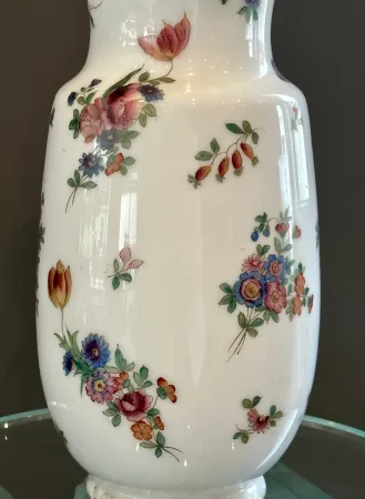 Saint Louis, Vase Opaline Signé d'Epoque XIXeme