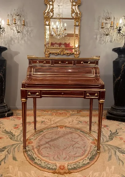 Petit Bureau A Cylindre En Acajou Flammé De Style Louis XVI Epoque XIXeme