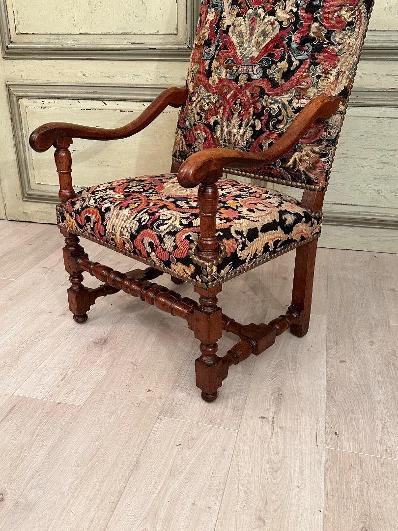 Fauteuil A Dossier Plat En Noyer d'Epoque Louis XIV XVIIeme