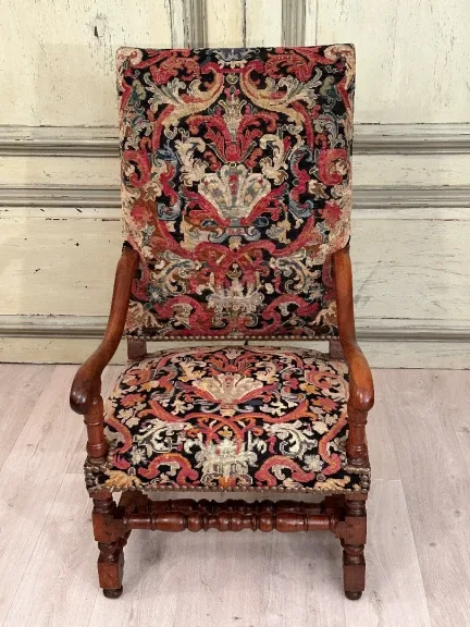 Fauteuil A Dossier Plat En Noyer d'Epoque Louis XIV XVIIeme