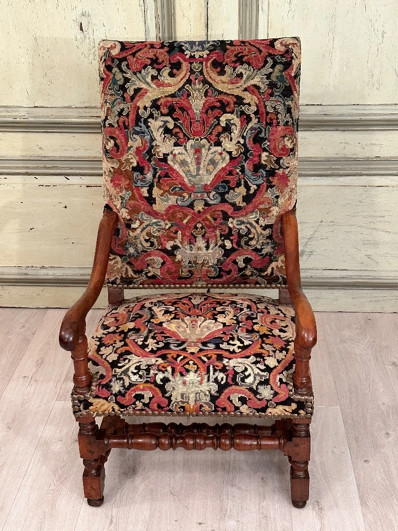 Fauteuil A Dossier Plat En Noyer d'Epoque Louis XIV XVIIeme