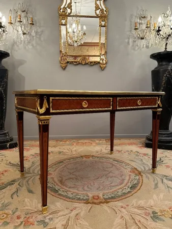 Philippe Claude Montigny, Bureau Plat En Marqueterie De Style Louis XVI