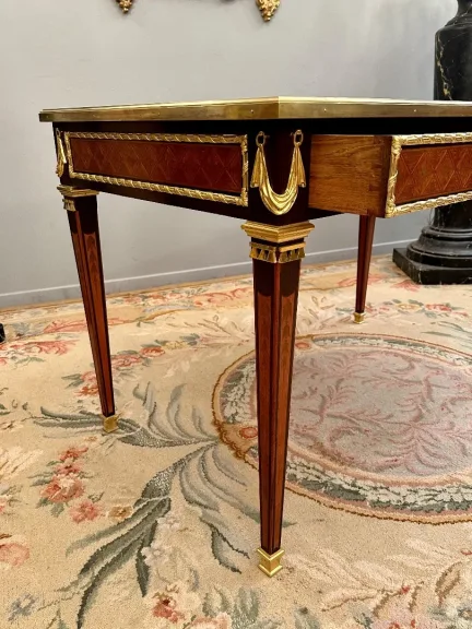 Philippe Claude Montigny, Bureau Plat En Marqueterie De Style Louis XVI
