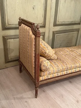 Lit De Repos En Bois Laqué d'Epoque Louis XVI Vers 1780