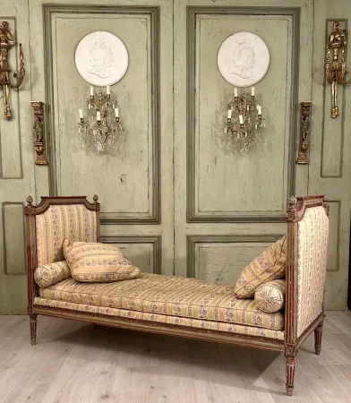 Lit De Repos En Bois Laqué d'Epoque Louis XVI Vers 1780