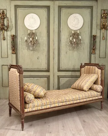 Lit De Repos En Bois Laqué d'Epoque Louis XVI Vers 1780