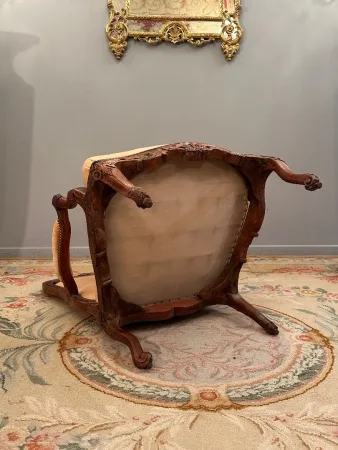 Important Fauteuil A Chassis En Noyer d'Epoque Regence Vers 1720