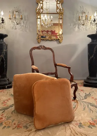 Important Fauteuil A Chassis En Noyer d'Epoque Regence Vers 1720