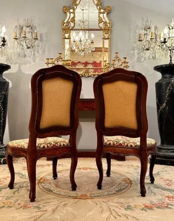 Paire De Chaises A Chassis En Noyer d'Epoque Régence Vers 1720