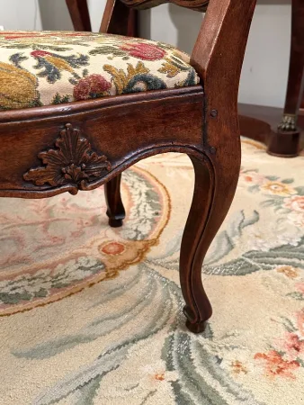 Paire De Chaises A Chassis En Noyer d'Epoque Régence Vers 1720