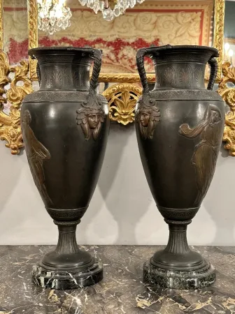 Paire De Vases A l'Antique d'Epoque XIXème