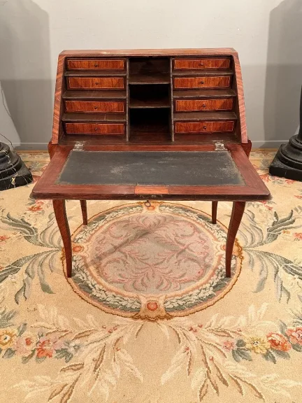 Bureau De Pente En Marqueterie d'Epoque Louis XV Vers 1750