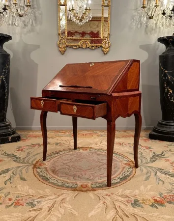 Bureau De Pente En Marqueterie d'Epoque Louis XV Vers 1750