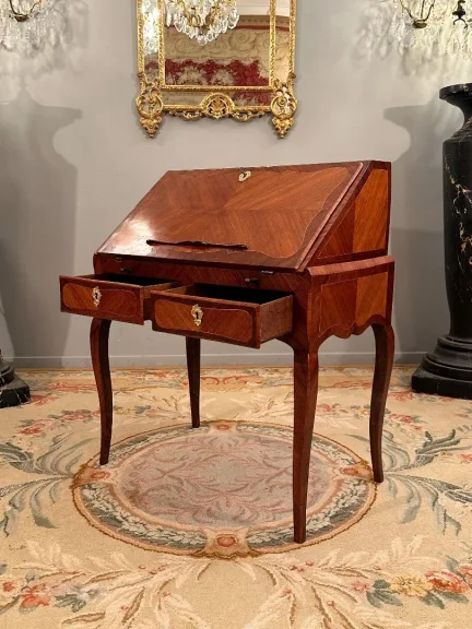 Bureau De Pente En Marqueterie d'Epoque Louis XV Vers 1750