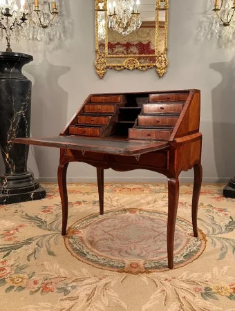 Bureau De Pente En Marqueterie d'Epoque Louis XV Vers 1750
