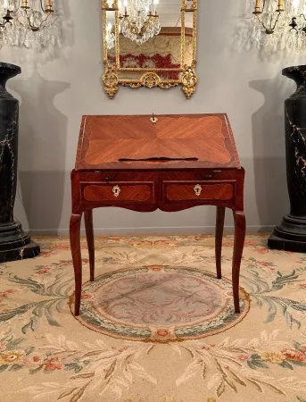 Bureau De Pente En Marqueterie d'Epoque Louis XV Vers 1750