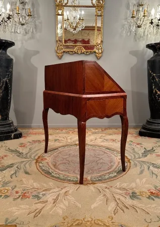 Bureau De Pente En Marqueterie d'Epoque Louis XV Vers 1750