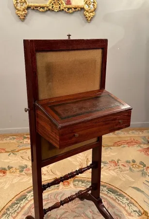 Billet Doux En Acajou Flammé d'Epoque Restauration Vers 1820