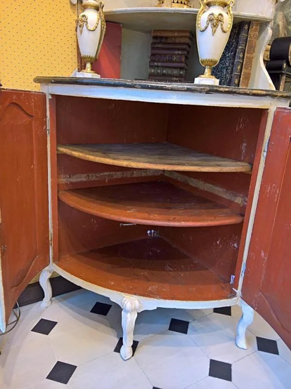 Great Pair Of Provençal Cornerpieces From Louis XV