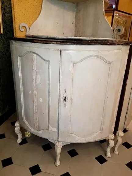 Great Pair Of Provençal Cornerpieces From Louis XV