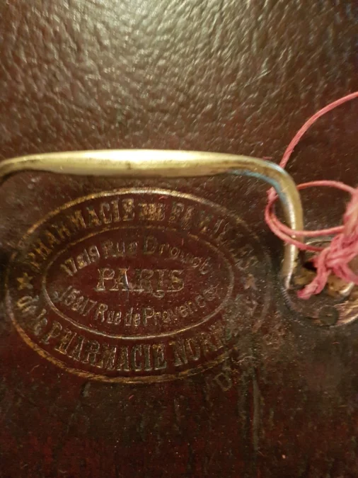 "Pharmacie des Familles" vers 1860.