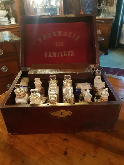 "Pharmacie des Familles" vers 1860.