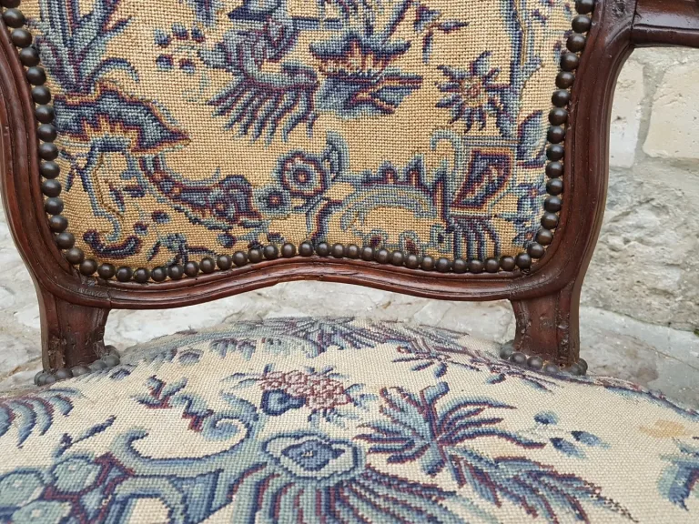 Deux Fauteuils Cabriolet D’époque Louis XV.