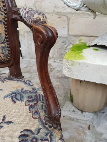 Two Cabriolet Chairs  XVIII° Century.