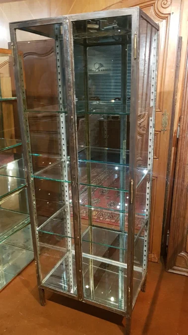 Old steel medical display cabinet. × 1 / 12 Old steel medical display cabinet.