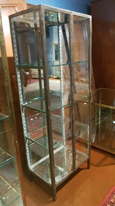 Old steel medical display cabinet. × 1 / 12 Old steel medical display cabinet.
