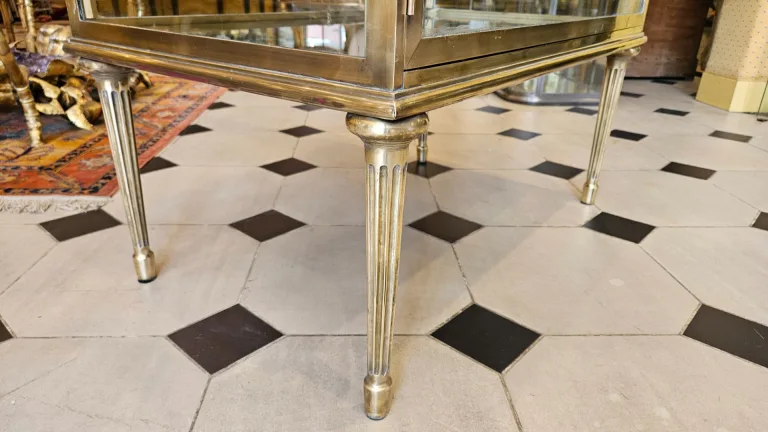 Brass and bronze display cabinet. Early 20th century.